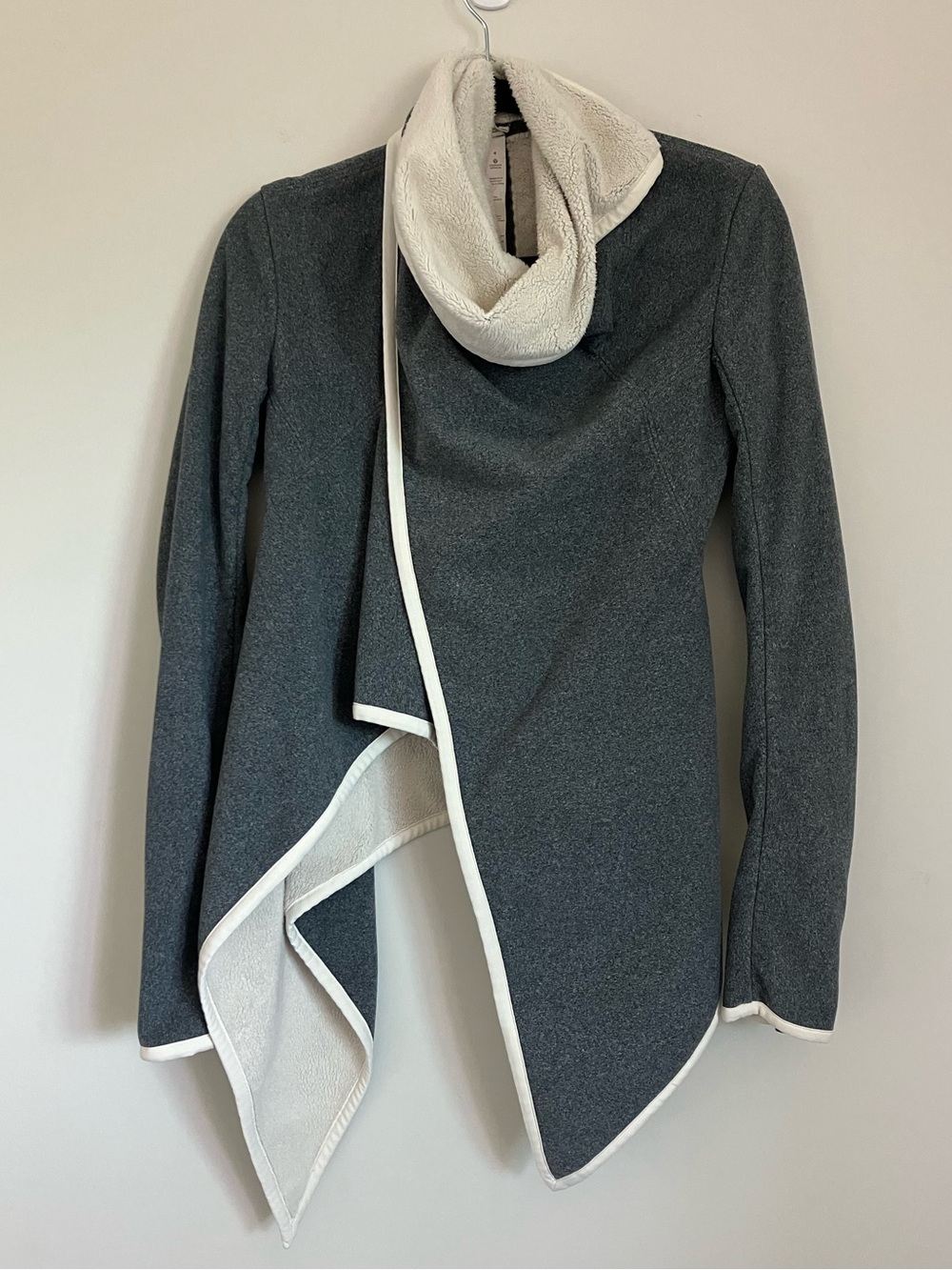 Lululemon Presence of Mind Jacket Wrap Style Polar Cream Gray Fleece Womens Sz 4